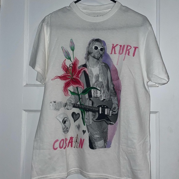 Other - Kurt contain White Graphic T-Shirt